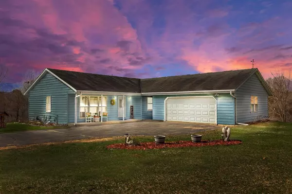 S31W37519 School Section Lake ROAD, Dousman, WI 53118