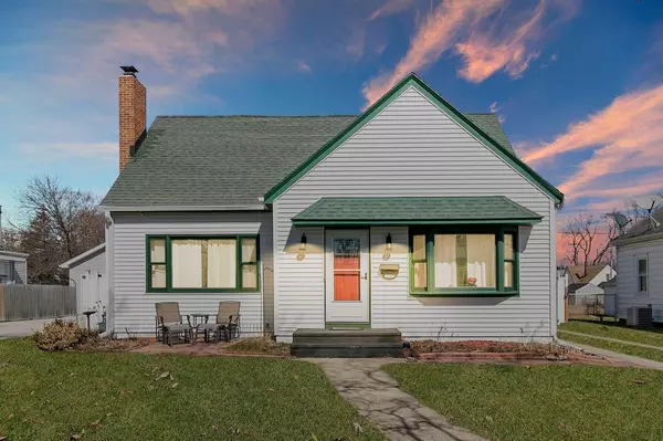 1720 75th St, Kenosha, WI 53143