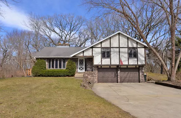 34806 67th St, Burlington, WI 53105