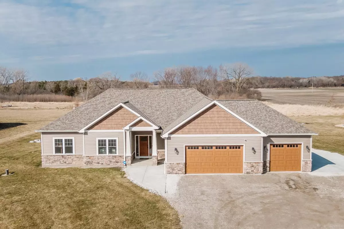 Kansasville, WI 53139,912 S Cox Rd