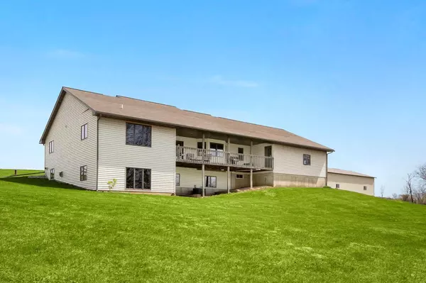 Kendall, WI 54638,27486 Osage AVENUE