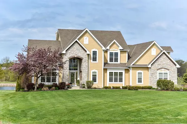 6112 Stefanie Way, Caledonia, WI 53108