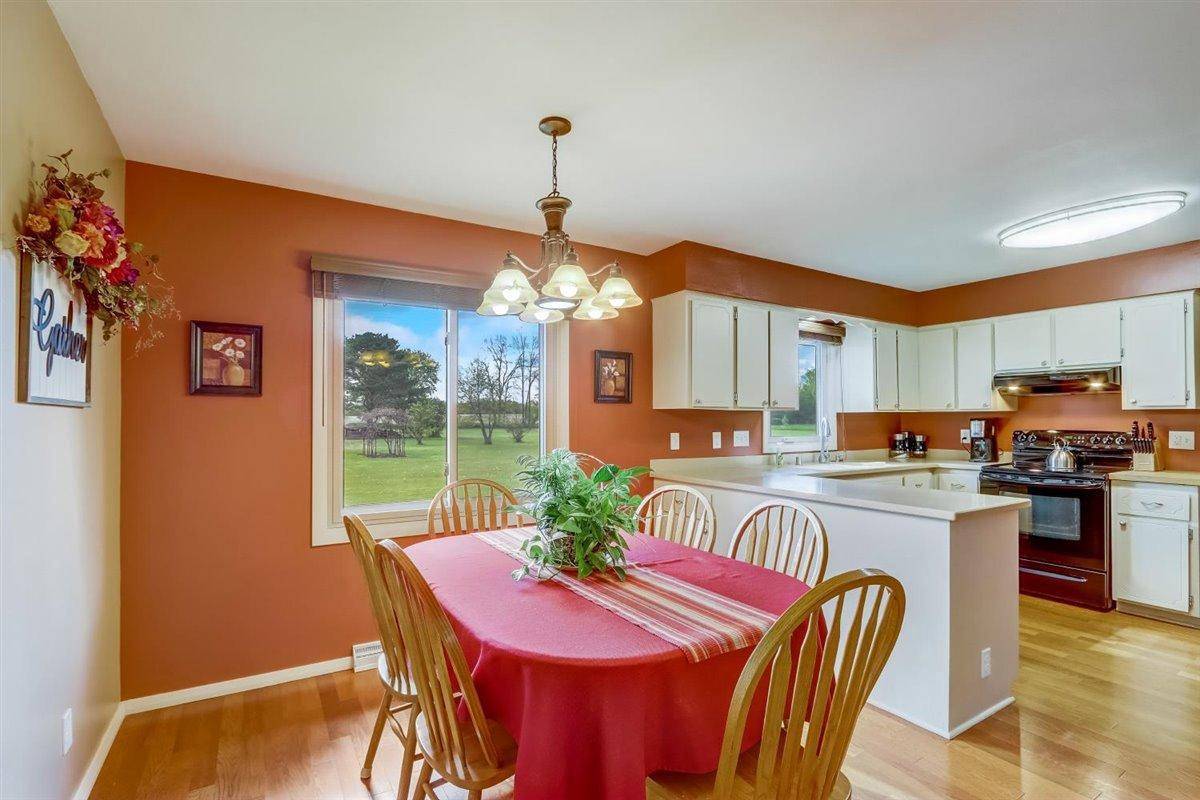 East Troy, WI 53120,N8987 Pickeral Jay Rd