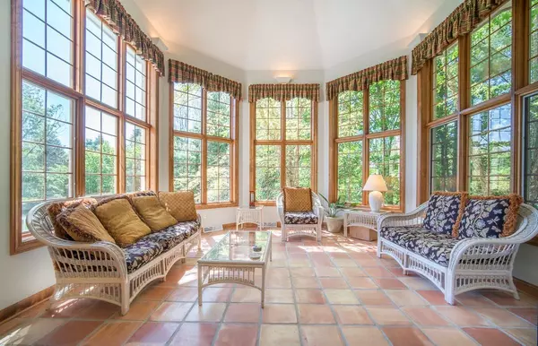 Pewaukee, WI 53072,W303N3244 Timber Hill COURT