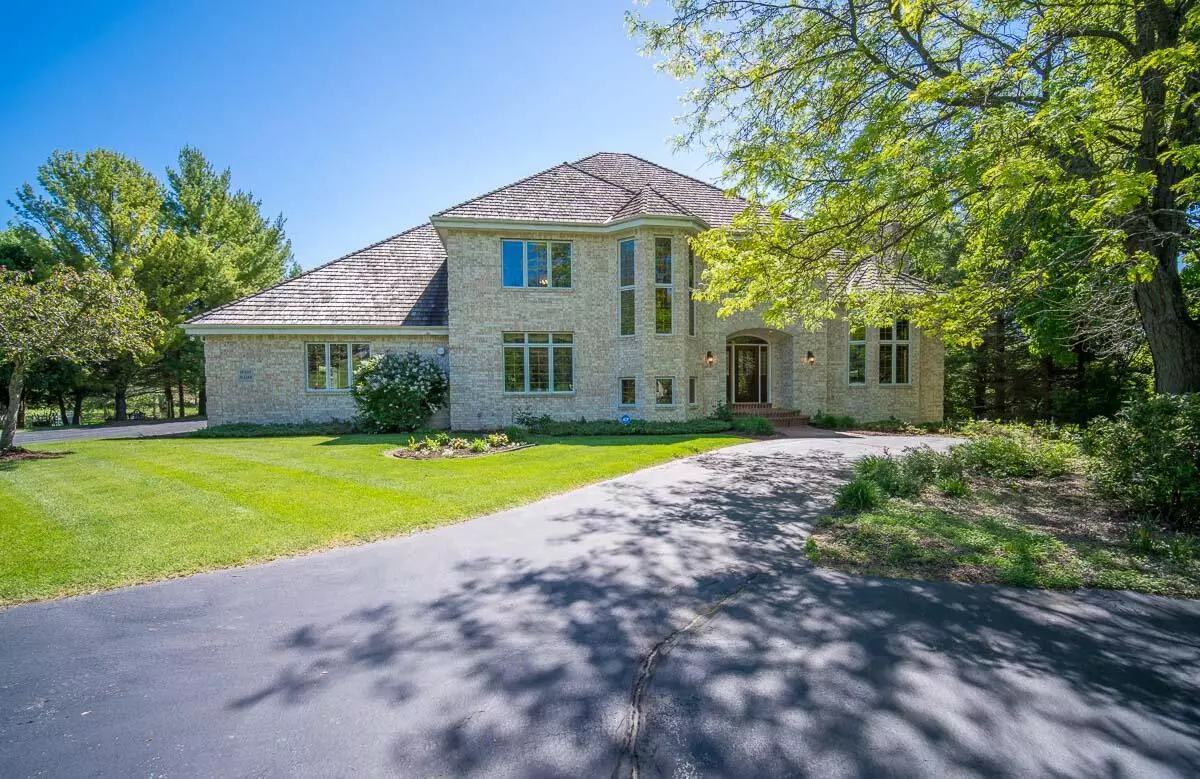 Pewaukee, WI 53072,W303N3244 Timber Hill COURT