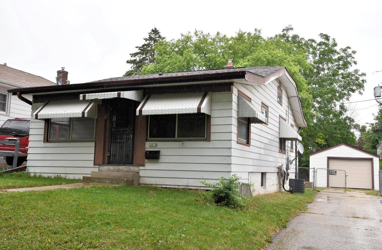 2414 N 57th St, Milwaukee, WI 53210