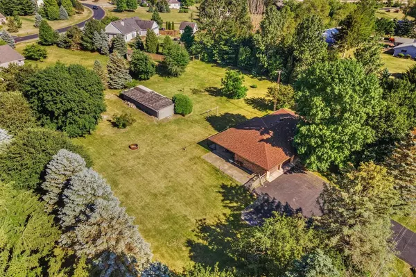 Burlington, WI 53105,109 N Browns Lake Dr