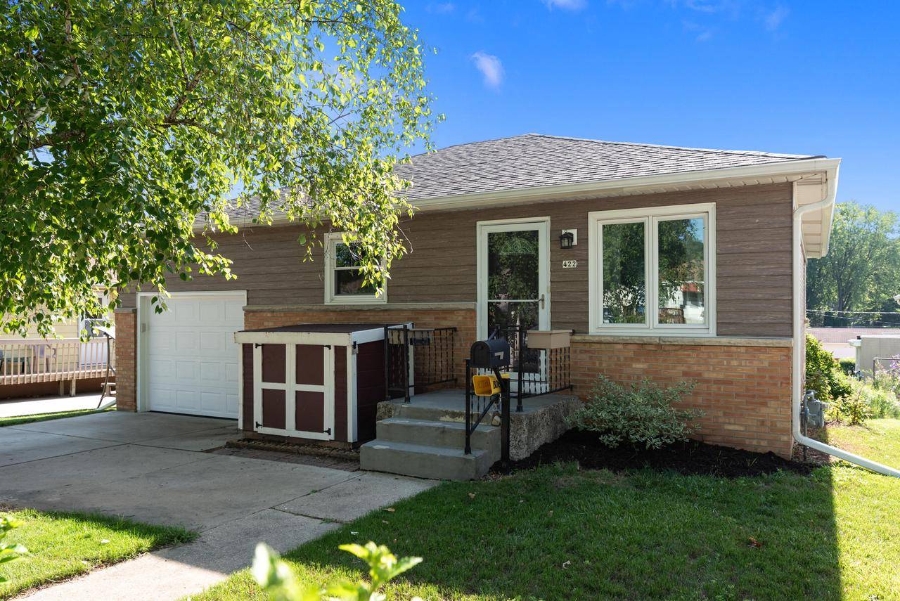 422 Cedar St, Hartford, WI 53027