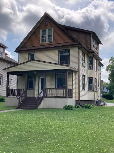 303 Grand AVENUE, Hartford, WI 53027