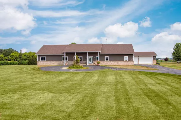 21404 Washington Ave, Kansasville, WI 53139