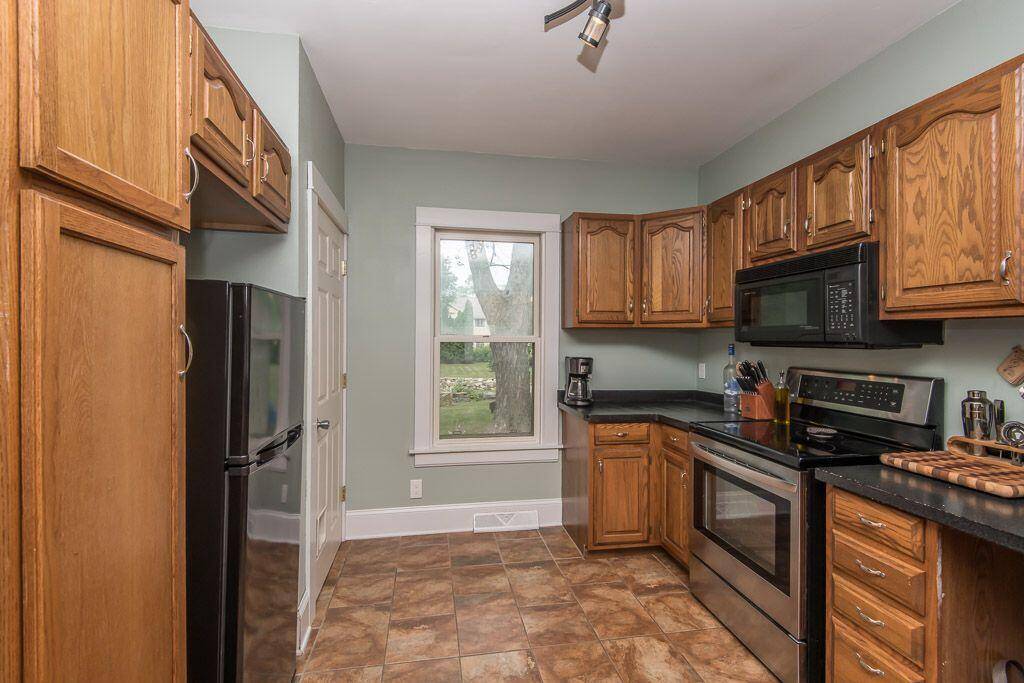 East Troy, WI 53120,2884 North St