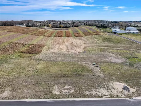 W278N6182 SERENITY DRIVE #Lt32, Sussex, WI 53089