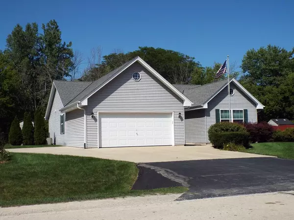 3026 Heartland Ln, Racine, WI 53402