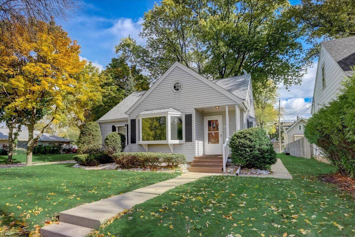 1032 S 87th STREET, West Allis, WI 53214