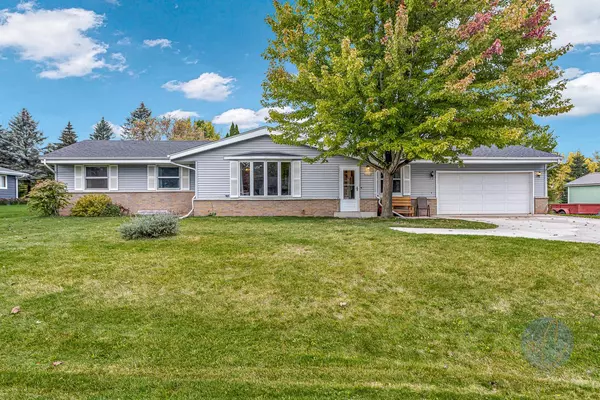 W4410 River Bend DRIVE, Waldo, WI 53093