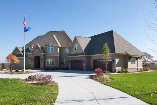 Wales, WI 53183,243 Legend Hts