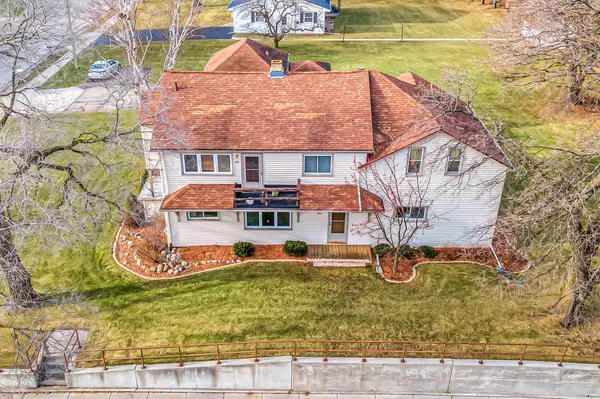 808 S Wisconsin Dr, Howards Grove, WI 53083