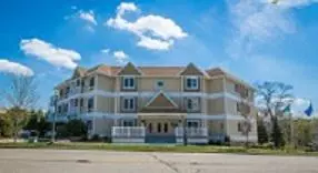 123 Center St #109, Lake Geneva, WI 53147