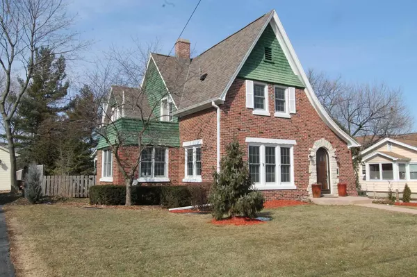 325 Randolph St, Burlington, WI 53105