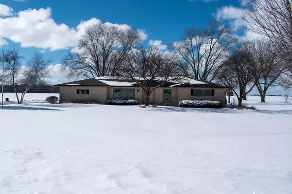 2434 N Britton ROAD, Union Grove, WI 53182
