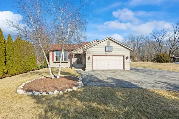 8705 Halverson ROAD, Waterford, WI 53185