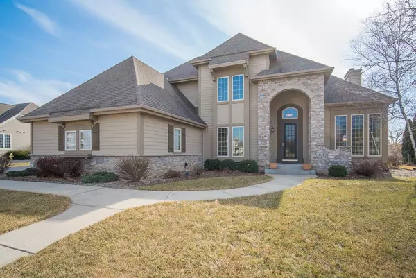 1831 River Lakes ROAD S, Oconomowoc, WI 53066