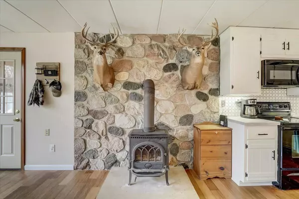 East Troy, WI 53120,W4103 Woodview Trce