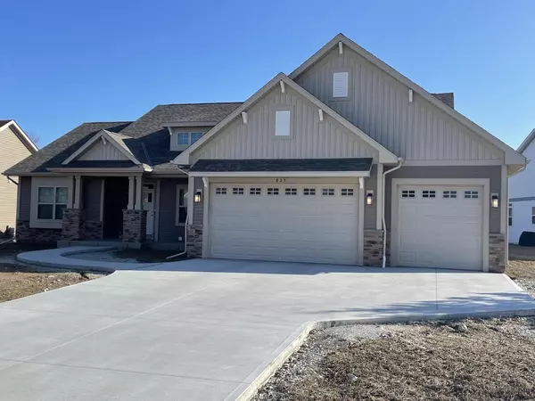 825 Marwood Ct, Racine, WI 53402