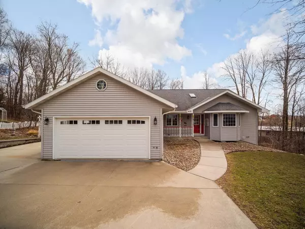 419 Bittersweet Ln,  Plymouth,  WI 53073