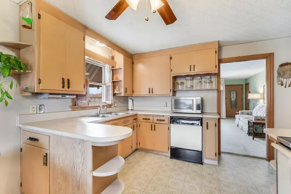 Racine, WI 53402,917 Willmor St