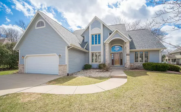 13465 W Kirkwood DRIVE, New Berlin, WI 53151