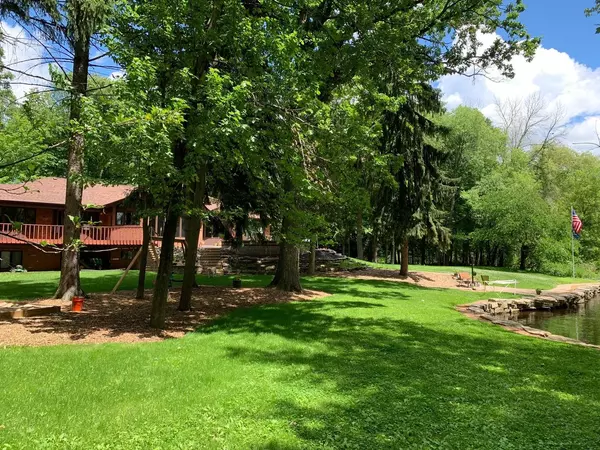 Brookfield, WI 53005,16555 Woods Edge Ct