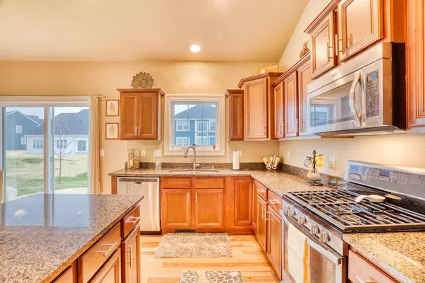 Oconomowoc, WI 53066,1320 Bluestem TRAIL