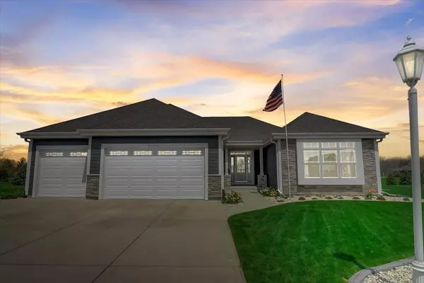 W348N5860 Snapdragon COURT, Oconomowoc, WI 53066