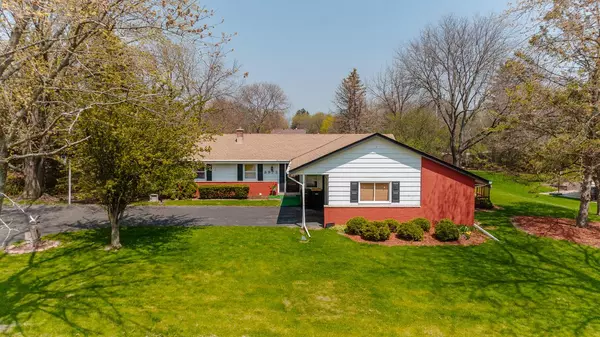 8973 N Silver Brook Ln, Brown Deer, WI 53223