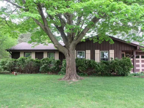 N67W28439 Weber AVENUE, Hartland, WI 53029