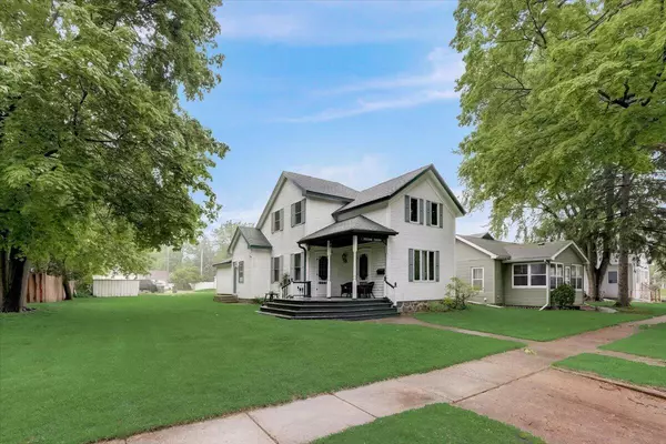 413 Walworth STREET, Lake Geneva, WI 53147