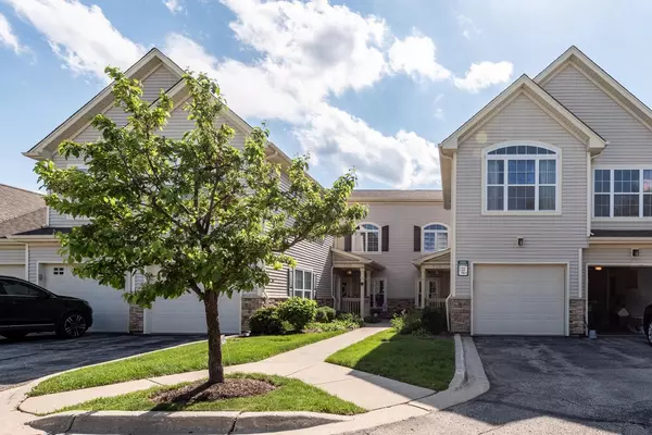 1151 E Townline Rd #305, Lake Geneva, WI 53147