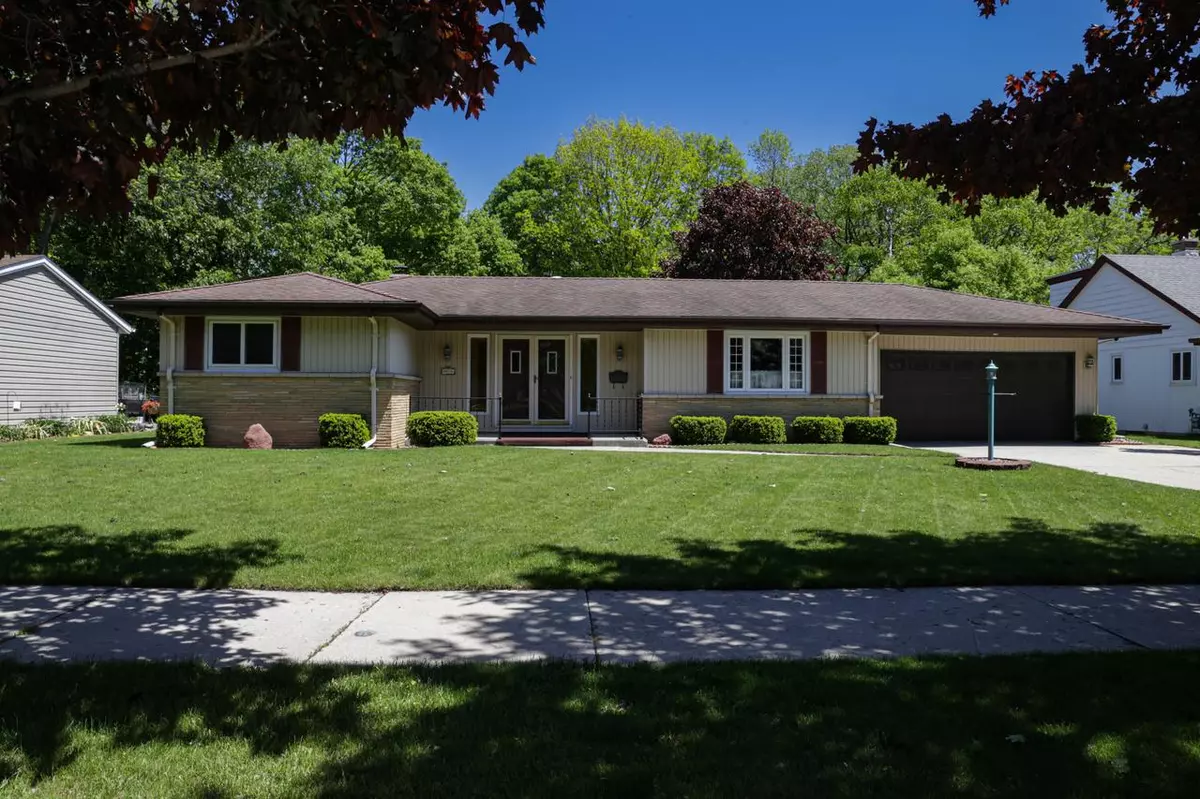 Manitowoc, WI 54220,933 N 24th STREET