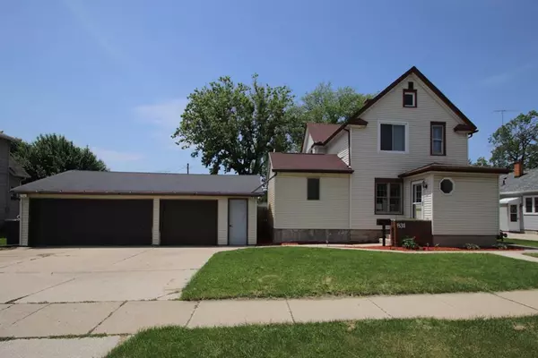 831 Minnesota Ave, North Fond Du Lac, WI 54937