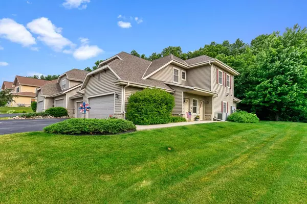 960 Autumn Ridge LANE, Hartford, WI 53027