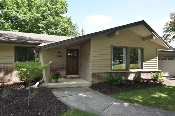 3460 Hollywood Ln, Brookfield, WI 53045