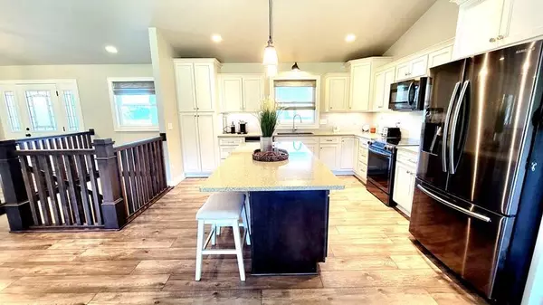 Howards Grove, WI 53083,521 Wren Ln