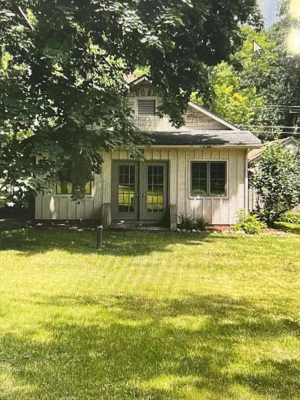 W3613 Oakrest Ave, Lake Geneva, WI 53147