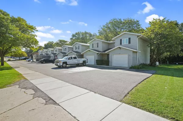 633B Meadow LANE, Burlington, WI 53105