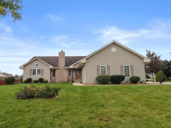 10752 S Jessica DR,  Oak Creek,  WI 53154