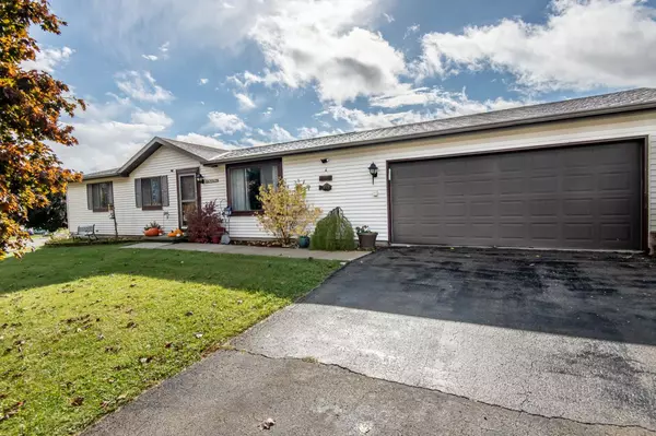 211 Michael DRIVE, Iron Ridge, WI 53035