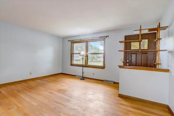 Madison, WI 53704,4613 School ROAD