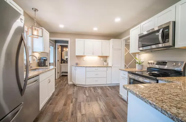 New Berlin, WI 53146,21410 W Valley DRIVE