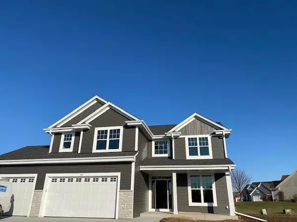 962 Log Cabin Ln, Belgium, WI 53004